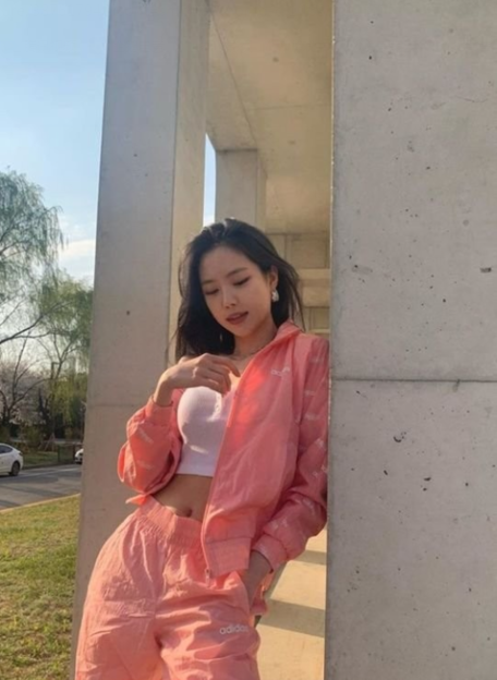 Apink成员孙娜恩