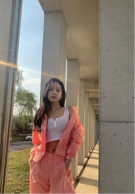 Apink成员孙娜恩