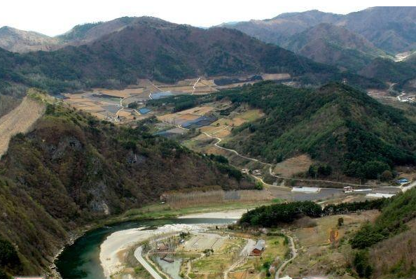 江原道旌善郡展望台尽收壮丽山河美景