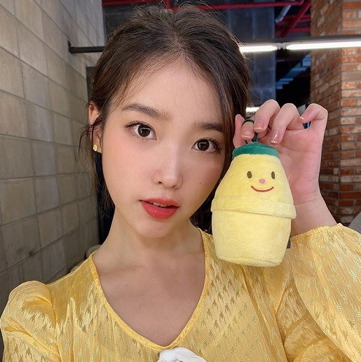 IU