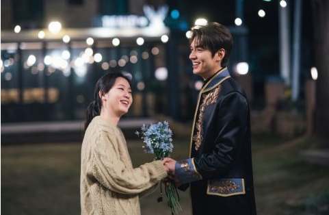 话题性《The King：永远的君主》结局夺冠《虽然是精神病但没关系》冲进排名前五
