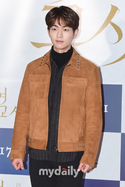SHINee成员温流