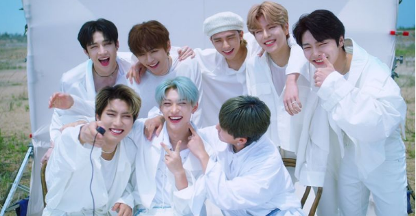 Stray Kids 