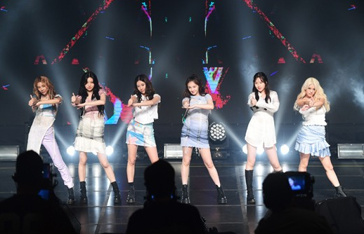 MOMOLAND