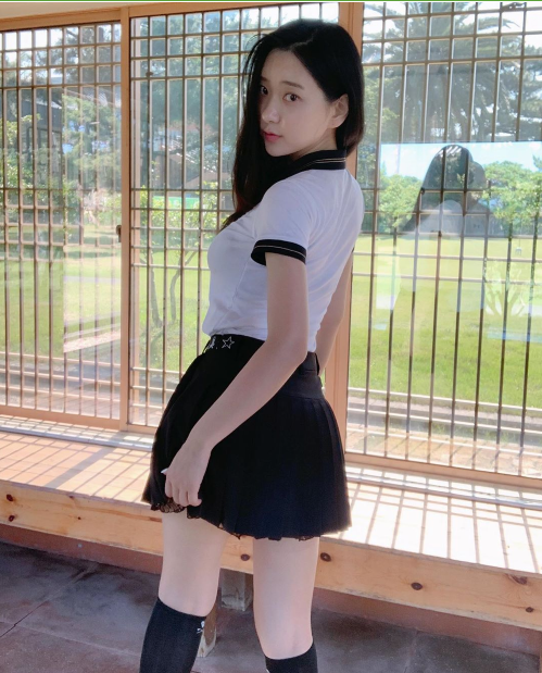 申才恩泳装