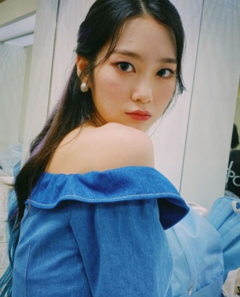 OH MY GIRL成员金祉呼