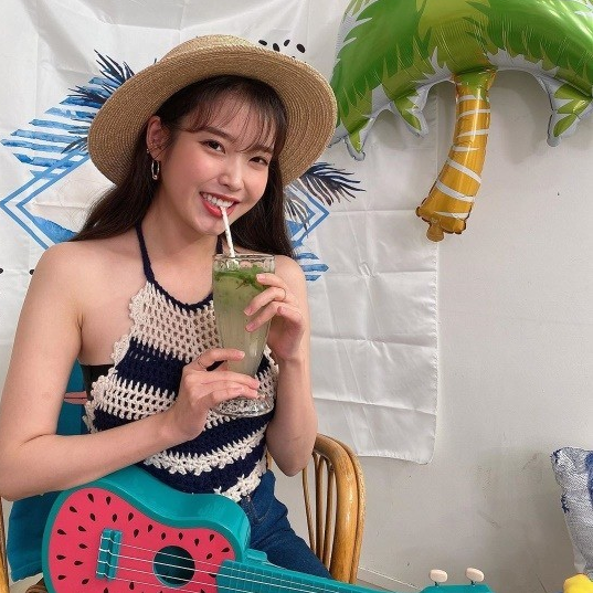 IU