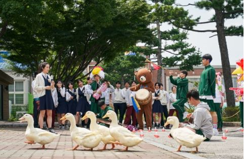 《保健老师安恩英》人物剧照