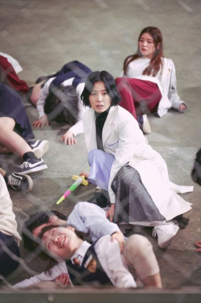 《保健老师安恩英》人物剧照