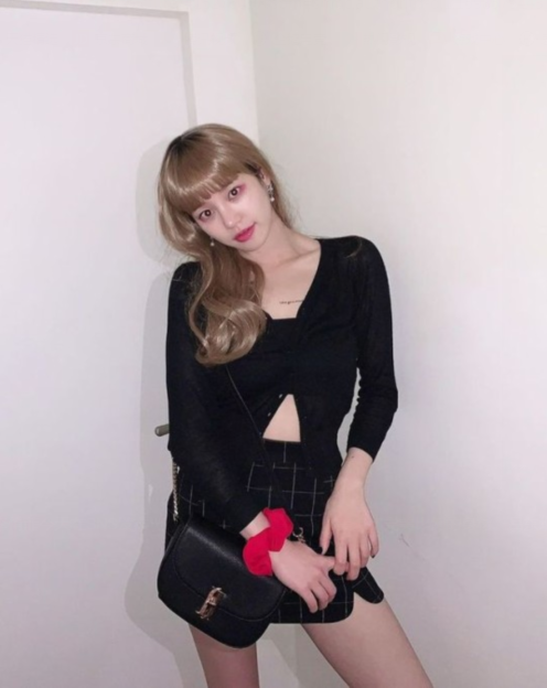李侑菲