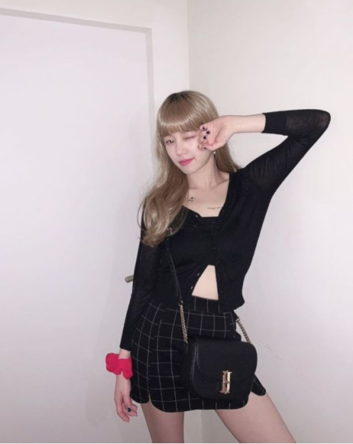 李侑菲