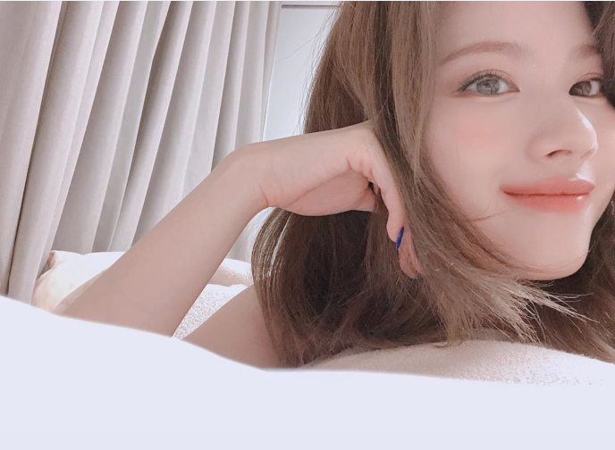 TWICE成员Sana