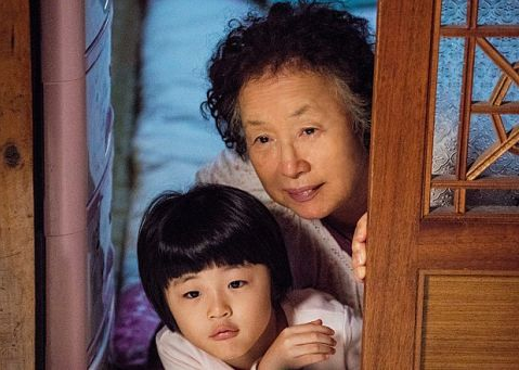 《名侦探奶奶》