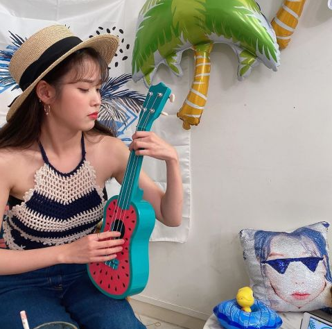 IU
