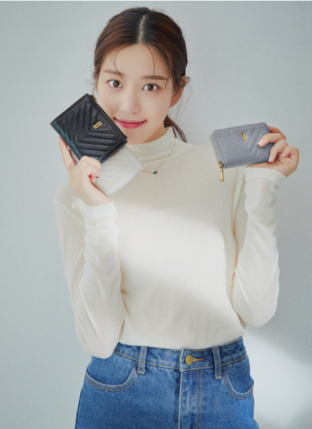李侑菲