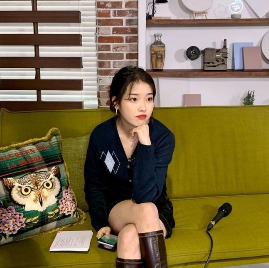 IU