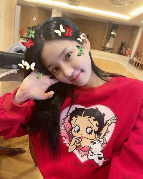 李侑菲