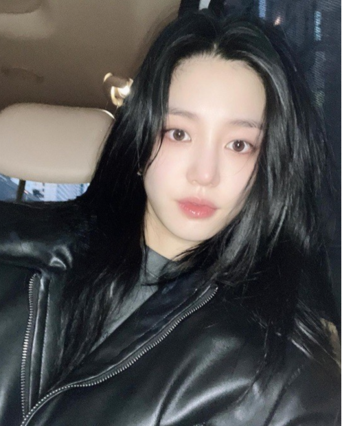 李侑菲