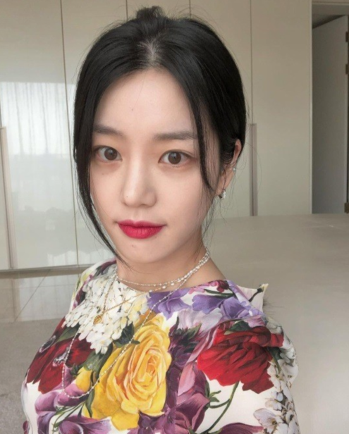 李侑菲