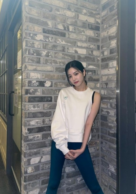 李侑菲