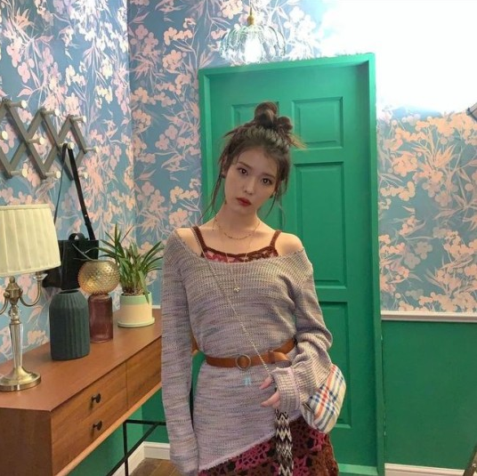 IU