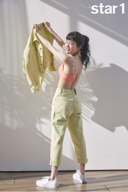 李侑菲