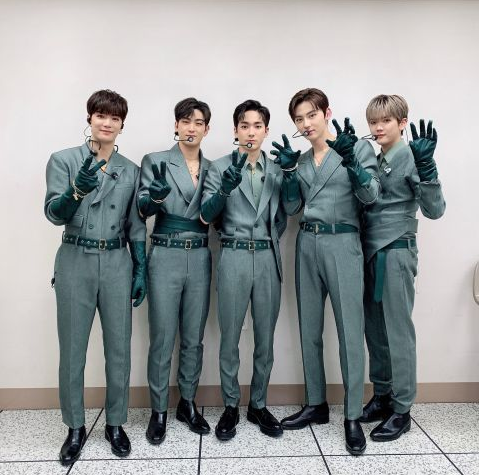 NU'EST 