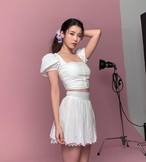 IU