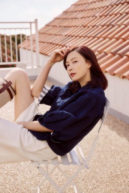 李娜英