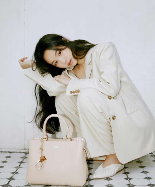 Apink成员孙娜恩