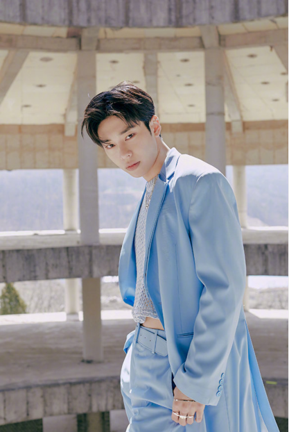 AB6IX成员金东贤