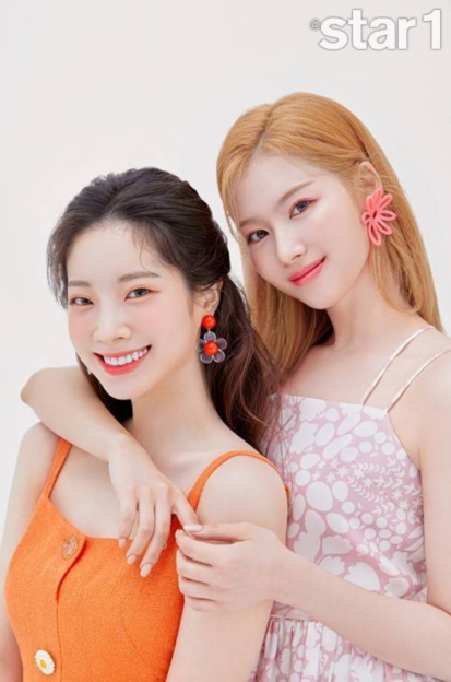 TWICE成员Sana与金多贤
