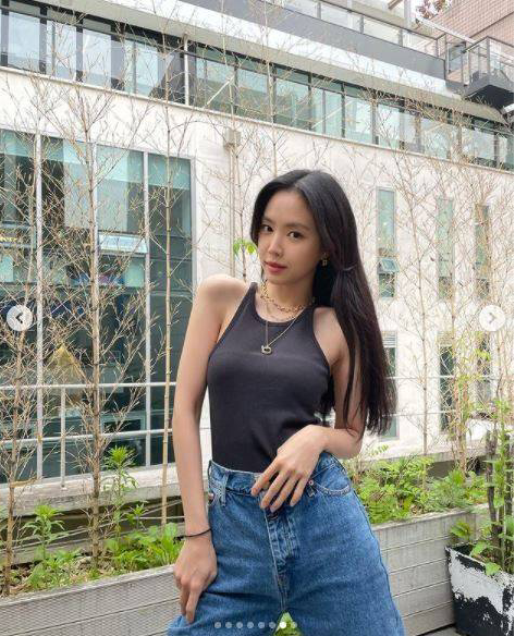 Apink成员孙娜恩