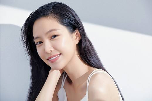  Apink成员孙娜恩