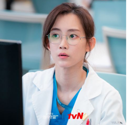 申铉彬:《你的倒影》与《机智医生生活2》同时拍摄,尽力表现两个角色最大反差_韩国娱乐新闻_