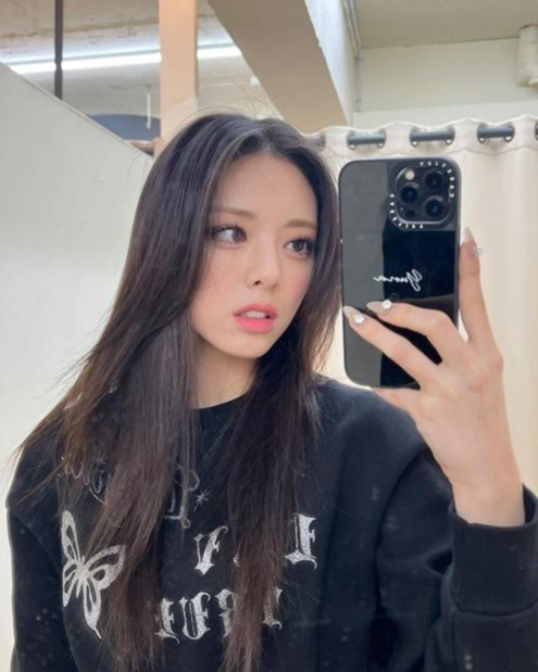 ITZY成员Yuna