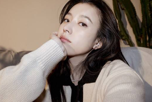 韩国女艺人韩孝周