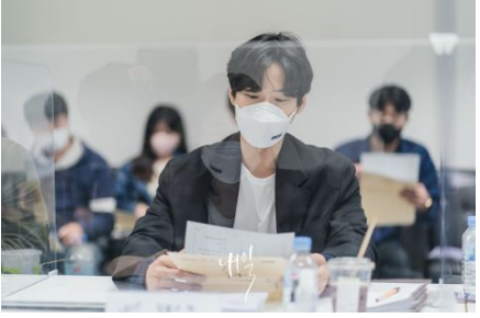 金喜善、路云、李洙赫