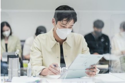 金喜善、路云、李洙赫