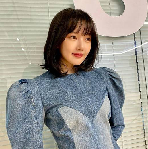 韩国女艺人艺琳