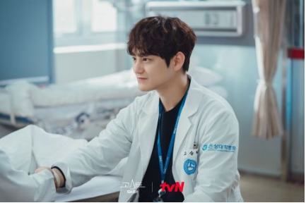 《Ghost Doctor》金泛