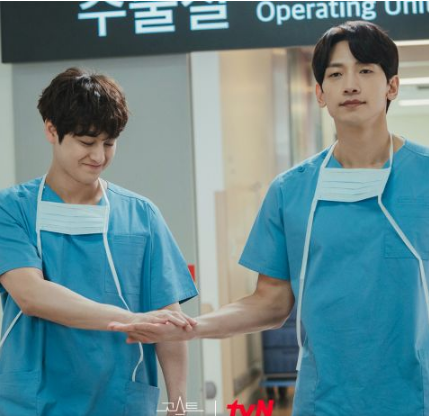 《Ghost Doctor》金泛