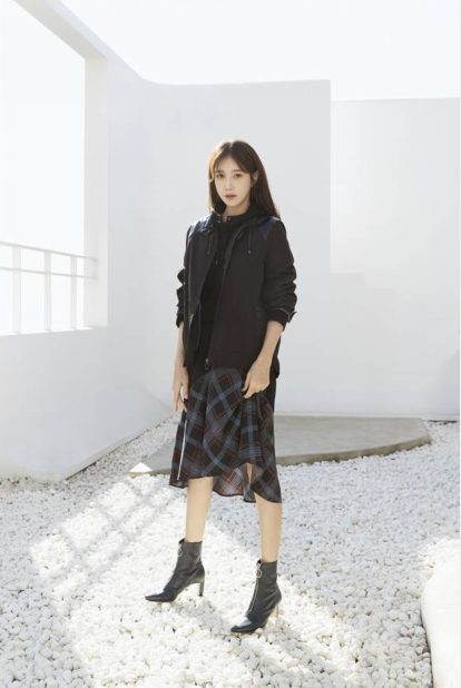 韩国女艺人李智雅