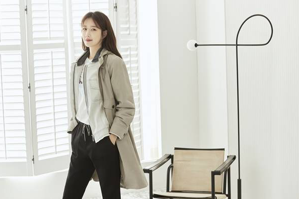 韩国女艺人李智雅