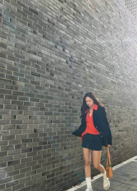 韩国女艺人郑秀晶