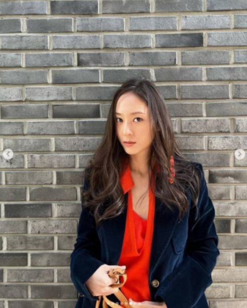 韩国女艺人郑秀晶