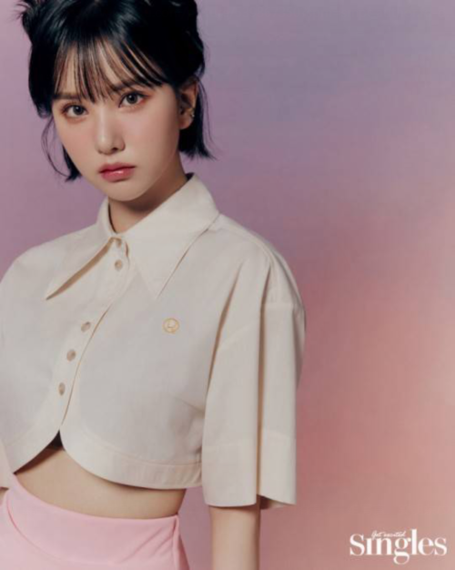 VIVIZ成员丁恩妃