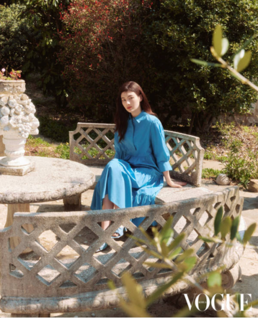 韩国女艺人金容智