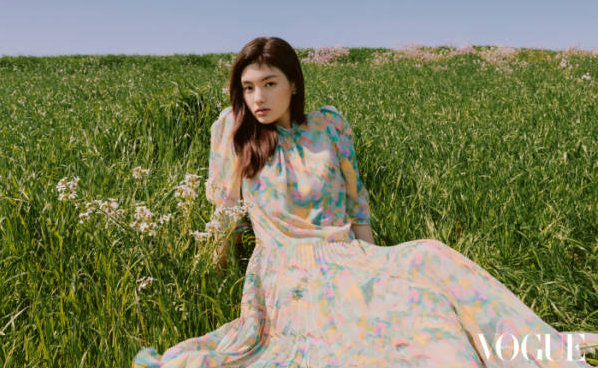 韩国女艺人金容智