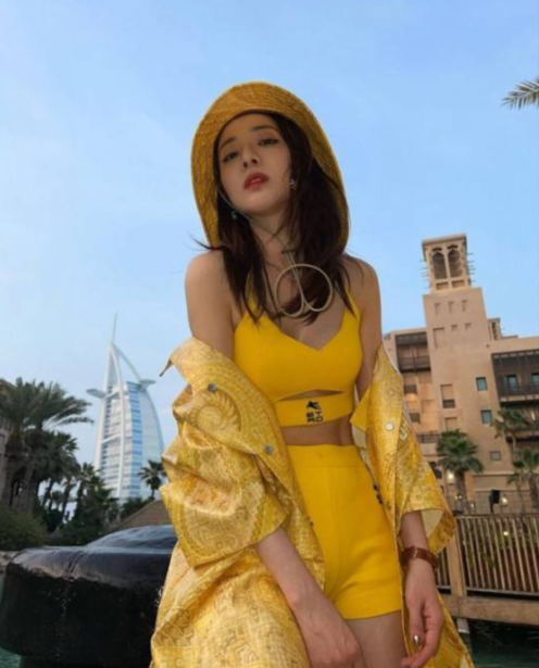 2NE1成员朴山多拉